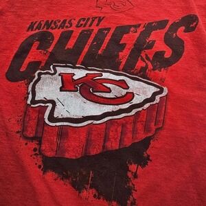 NFL Team Apparel Mens Kansas City Chiefs Graphic T-Shirt Red Large Distressed